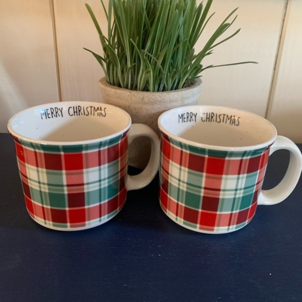 NWT Pair of Tea Coffee Mugs Christmas Plaid Merry Christmas